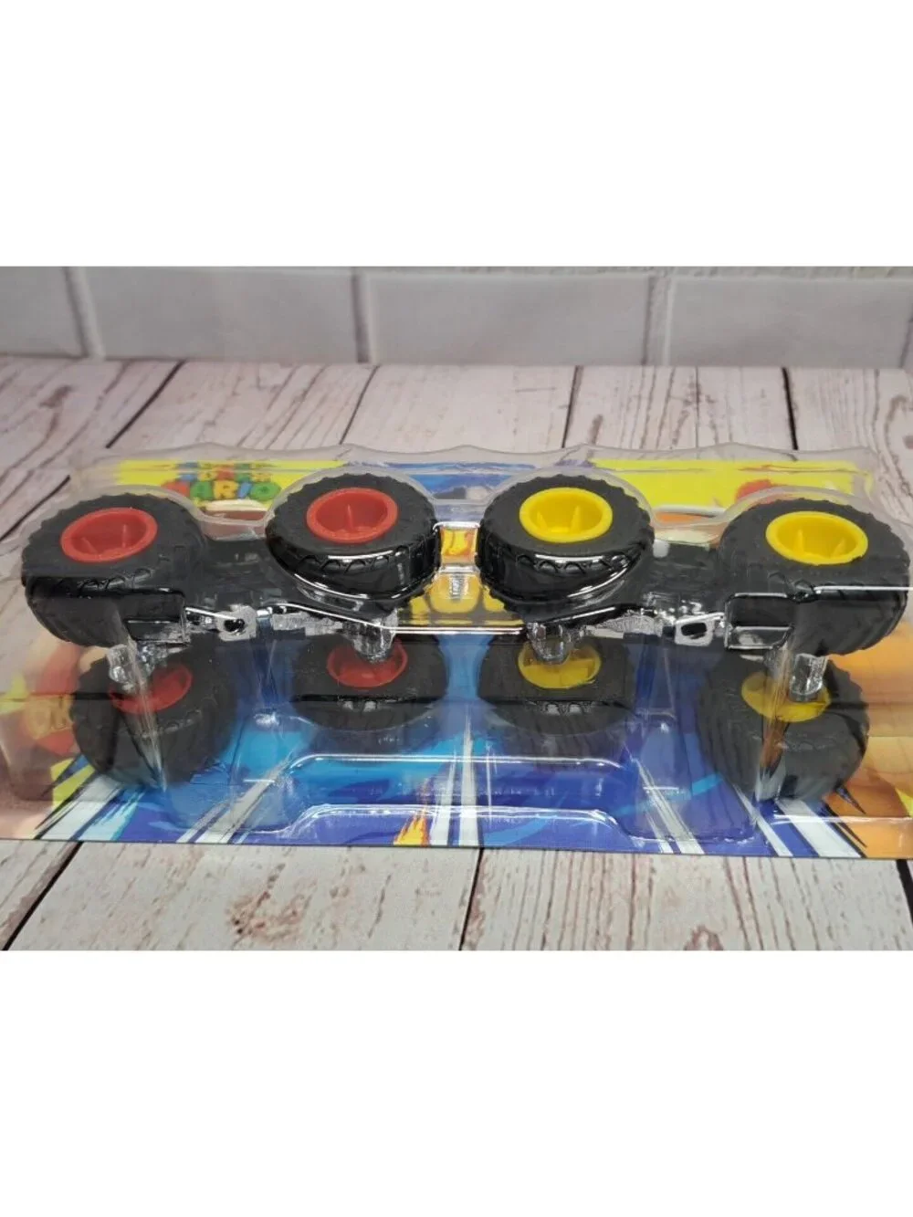 Hot Wheels Monster Trucks Donkey Kong Vs Bowser, Super‎ Mario Demolition Doubles